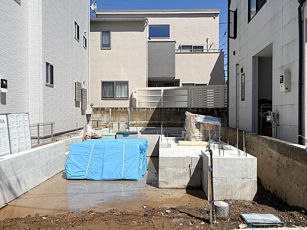 【外観】家族の温かさと陽光の暖かさ、楽しい毎日と明るい未来を予感させる「空間が織り成すひとつ先の住み心地」を演出します。