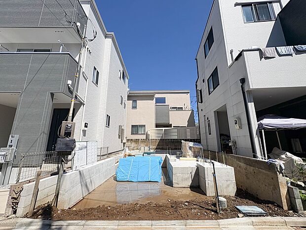 【外観】こちらの物件に少しでもご興味がありましたら、お気軽にお電話下さい。ネット上で「見えない物」「わからない事」でも、実際にご見学いただくことで、手に取るようにおわかりいただけるはずです。…