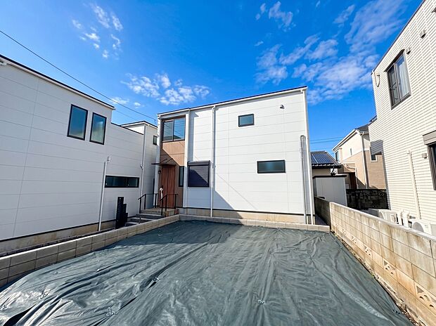 【外観】JR『東大宮』駅 徒歩14分の好立地。広々とした2階建て最終1棟です。