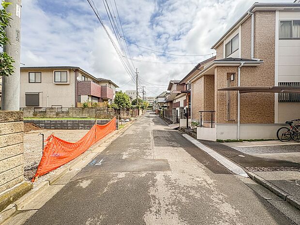 1区画【現地土地写真】「この土地に、どんな家が建てられるかな?」いろいろイメージを膨らませてください!
