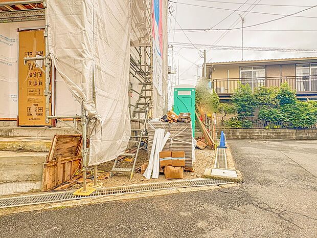 【駐車場】日々の暮らしにマイカーが必要。そんな方は物件の購入条件に駐車場は必須です。通勤に、家族のお迎えに、お買物に、おでかけに、クルマライフを楽しみたい方に。