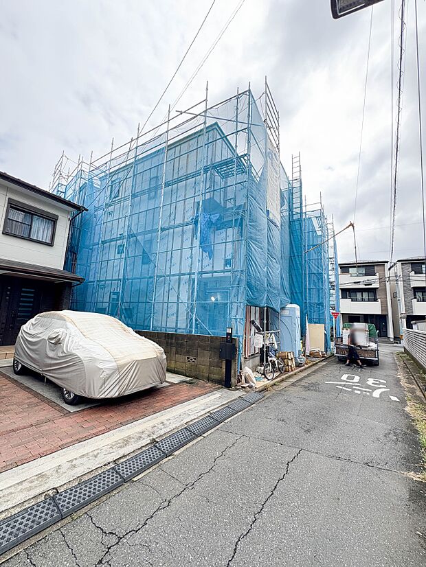 【前面道路】車の通行が少ないので、静かな住環境を維持することができます。