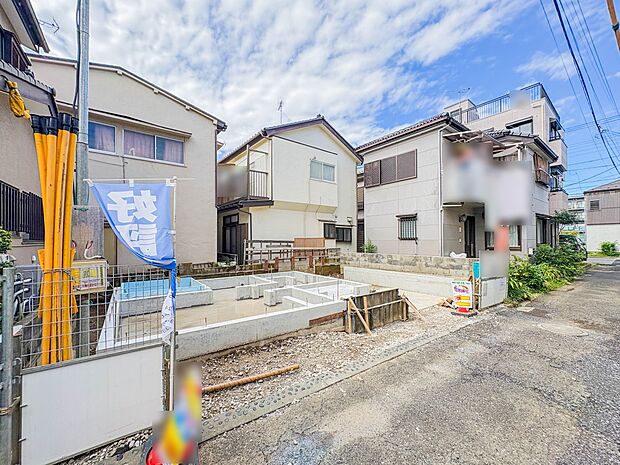 【外観】家族の温かさと陽光の暖かさ、楽しい毎日と明るい未来を予感させる「空間が織り成すひとつ先の住み心地」を演出します。