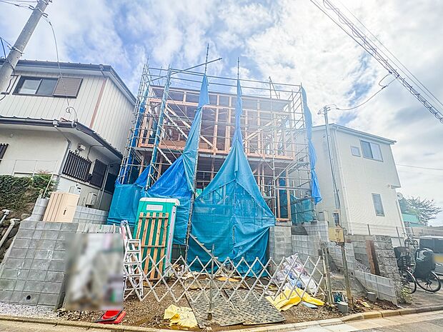 【外観】こちらの物件に少しでもご興味がありましたら、お気軽にお電話下さい。ネット上で「見えない物」「わからない事」でも、実際にご見学いただくことで、手に取るようにおわかりいただけるはずです。…