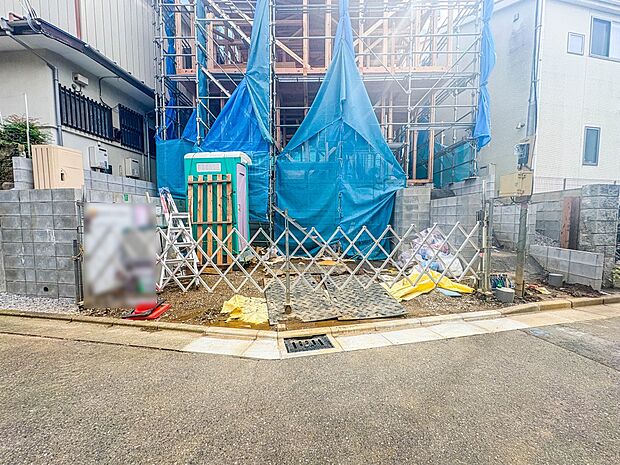 【駐車場】毎日の生活にマイカーが必須という方は、購入を検討する際、駐車場があることは大事な条件です。毎日の通勤や家族の送迎、買い物やお出かけなどクルマのある暮らしを満喫したい方は要チェック。…