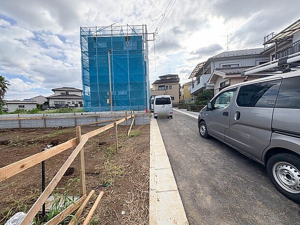 2号棟【前面道路】車の通行が少ないので、静かな住環境を維持することができます。