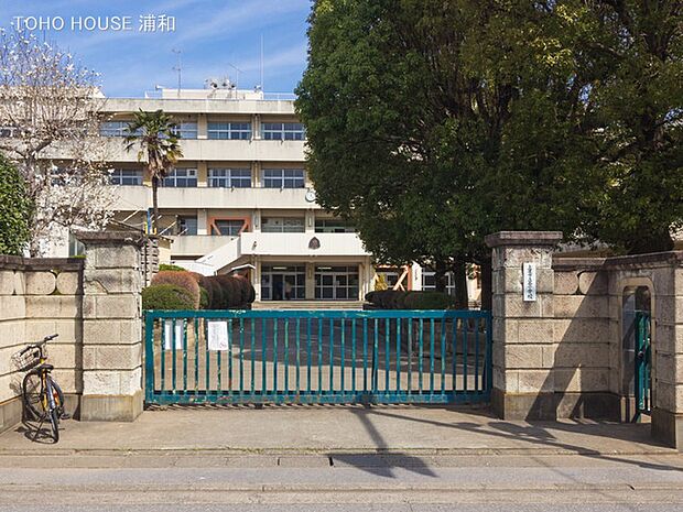 小学校 600m 上尾市立西小学校(上尾市立西小学校 徒歩 約8分)