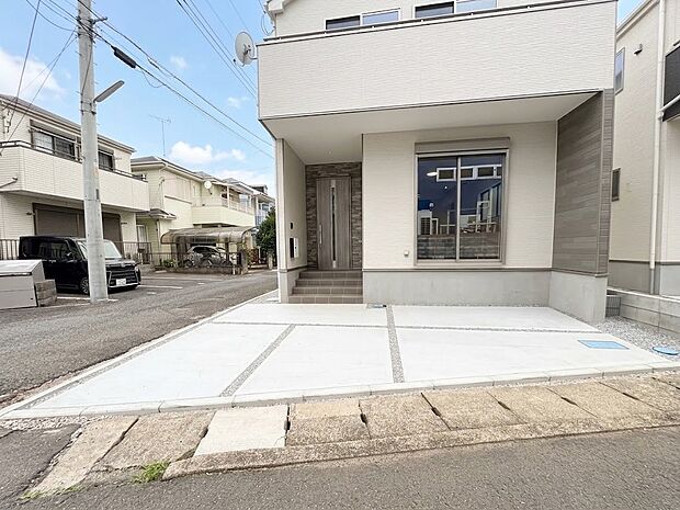 【駐車場】カースペース2台可。車が1台なら、来客用の駐車場や、駐輪スペースとしてご活用ください。