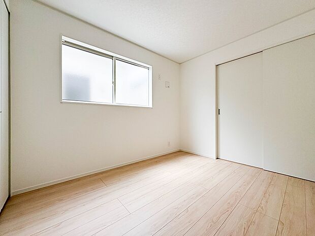 【Room-洋室5.2帖】シンプルにデザインされた室内。家具やレイアウトでお好みの空間に。