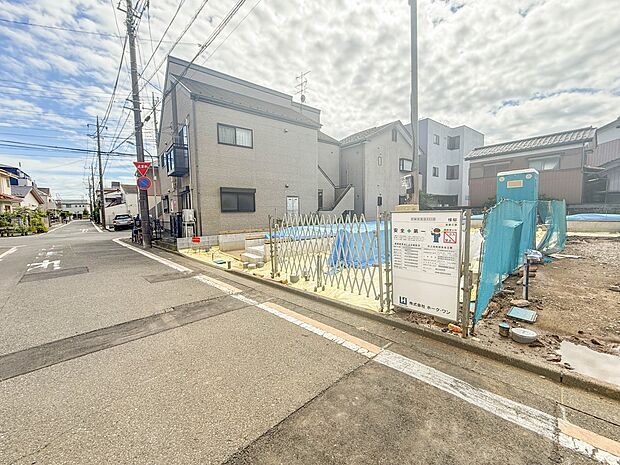 【現地土地写真】陽当りが良いと、洗濯物が乾きやすいですし、湿気やカビの心配も減るので快適です。寒い冬の日でも、日差しが届くと家の中が暖かくなりますね。