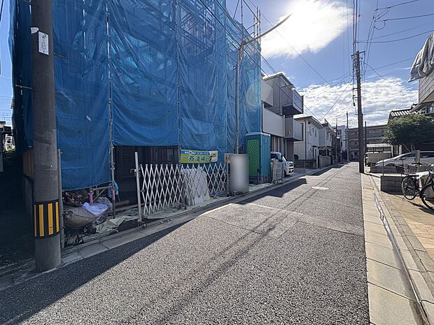 2号棟【前面道路】車の通行が少ないので、静かな住環境を維持することができます。