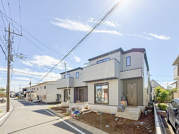【外観】家族の温かさと陽光の暖かさ、楽しい毎日と明るい未来を予感させる「空間が織り成すひとつ先の住み心地」を演出します。
