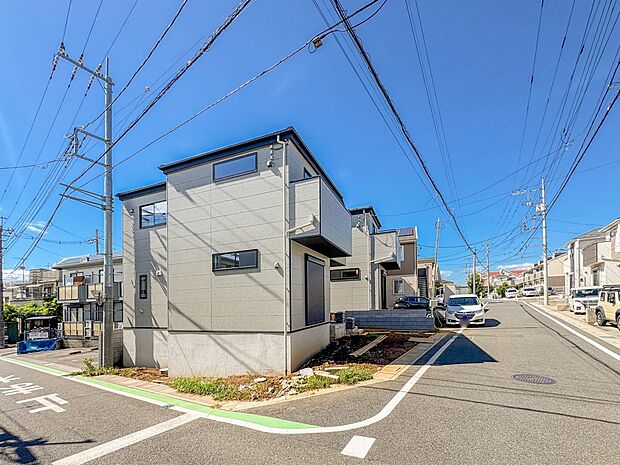 【前面道路】車の通行が少ないので、静かな住環境を維持することができます。