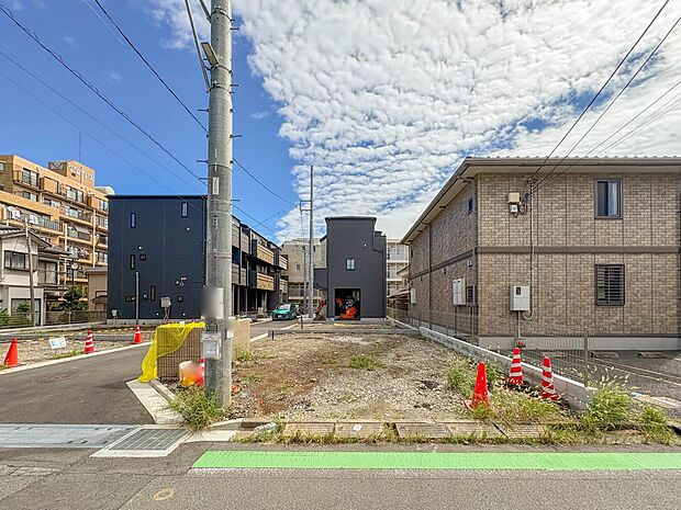【玄関】こちらの物件が少しでも気になるようでしたら、お気軽にお問合せください。人生でいちばん大きなお買い物ですので、ゆっくりご見学ください。ネット上の画像と実際の見学では、リアル感がまるで違…
