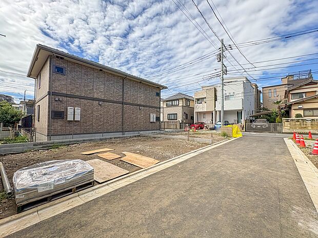【外観】家は一生のお買物。自分ならではの家族ならではの、家にしたい。書斎を設ける。子どものプレイングルームを設ける。趣味のオーディオルームを設置する。夢を追うオンリーワンの家です。