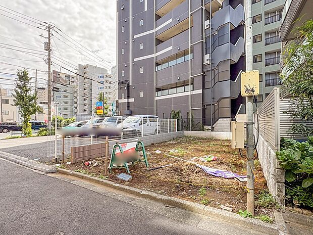 【玄関】玄関はおうちの顔と言われます。玄関アプローチは、外観デザインの印象を左右します。