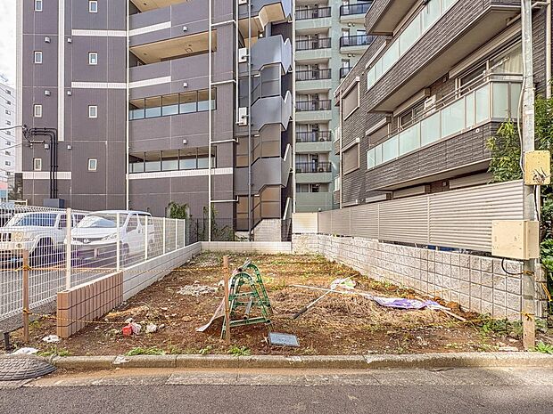 【外観】家族の温かさと陽光の暖かさ、楽しい毎日と明るい未来を予感させる「空間が織り成すひとつ先の住み心地」を演出します。
