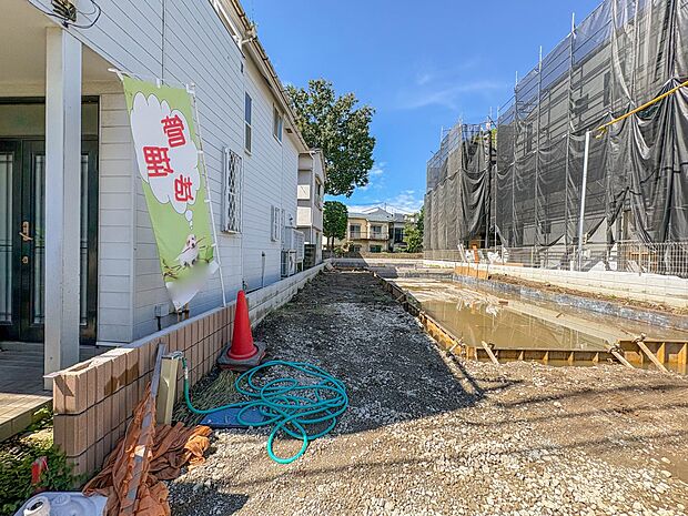 【前面道路】車の通行が少ないので、静かな住環境を維持することができます。