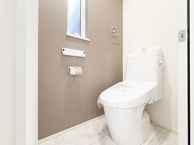 【Toilet-トイレ-】 いつも清潔なスペースであってほしいのが毎日使うトイレです。掃除がしやすいのはもちろん、落ち着けるスペースとして機能することも大切です。