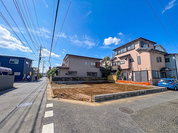 【前面道路】車の通行が少ないので、静かな住環境を維持することができます。