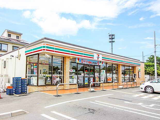 コンビニ 410m セブンイレブンさいたま三室店(セブンイレブンは近くて便利を掲げています。近くとは、心の近さ。便利とはモノが期待以上の品質でお客さまに届くこと。セブン銀行など新しいサービス…