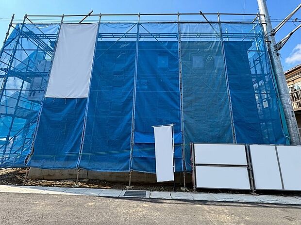 【外観】家族の温かさと陽光の暖かさ、楽しい毎日と明るい未来を予感させる「空間が織り成すひとつ先の住み心地」を演出します。