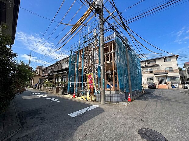 【外観】家族の温かさと陽光の暖かさ、楽しい毎日と明るい未来を予感させる「空間が織り成すひとつ先の住み心地」を演出します。