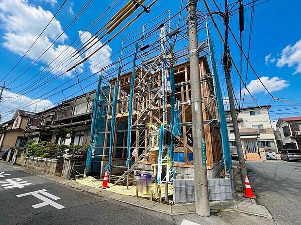 【前面道路5.92m】車の通行が少ないので、静かな住環境を維持することができます。