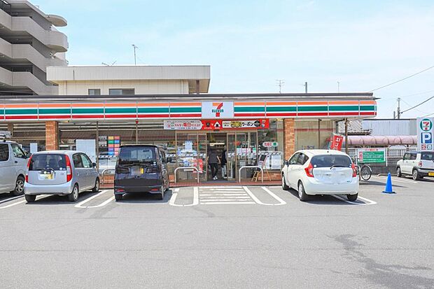 コンビニ 250m セブンイレブン吉川木売2丁目店(セブンイレブンは近くて便利を掲げています。近くとは、心の近さ。便利とはモノが期待以上の品質でお客さまに届くこと。セブン銀行など新しいサービ…