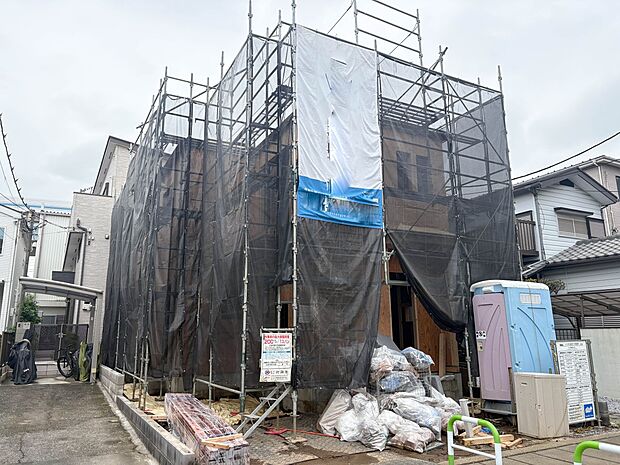 【外観】こちらの物件に少しでもご興味がありましたら、お気軽にお電話下さい。ネット上で「見えない物」「わからない事」でも、実際にご見学いただくことで、手に取るようにおわかりいただけるはずです。…