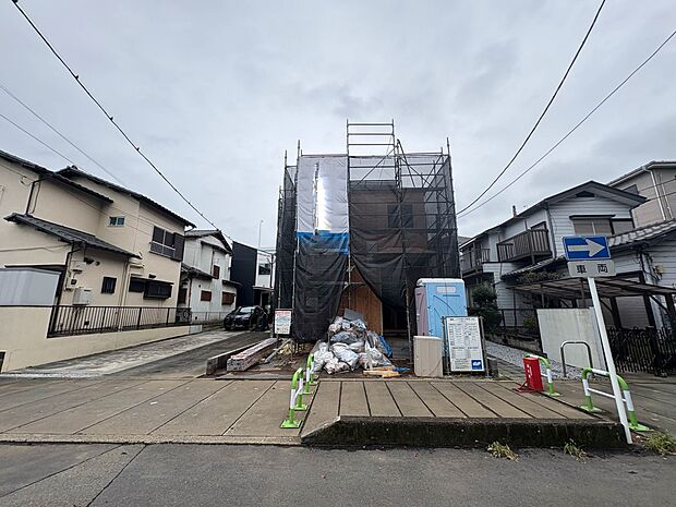 【外観】家族の温かさと陽光の暖かさ、楽しい毎日と明るい未来を予感させる「空間が織り成すひとつ先の住み心地」を演出します。