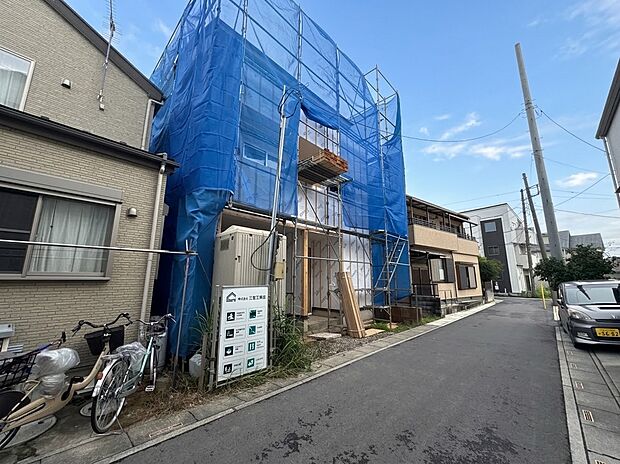 【外観】家は一生のお買物。自分ならではの家族ならではの、家にしたい。書斎を設ける。子どものプレイングルームを設ける。趣味のオーディオルームを設置する。夢を追うオンリーワンの家です。
