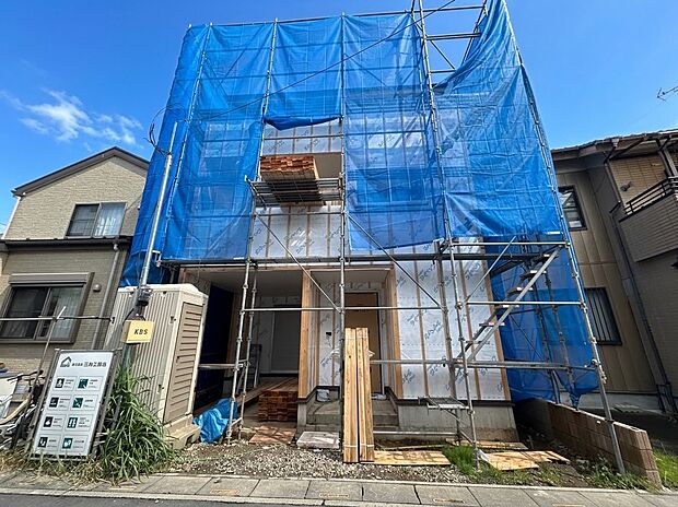 【外観】家族の温かさと陽光の暖かさ、楽しい毎日と明るい未来を予感させる「空間が織り成すひとつ先の住み心地」を演出します。