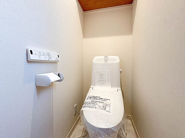 A号棟【トイレ】いつも清潔なスペースであってほしいのが毎日使うトイレです。掃除がしやすいのはもちろん、落ち着けるスペースとして機能することも大切です。