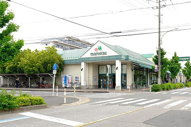 スーパー 694m マルエツ芝塚原店(新鮮な野菜、果物、お肉、お魚。毎日、新鮮。毎日、初々しい。野菜をはじめ、さまざまな食が新鮮食べごろ。私たちは鮮度がいのちと考え、常にフレッシュな食品を豊…