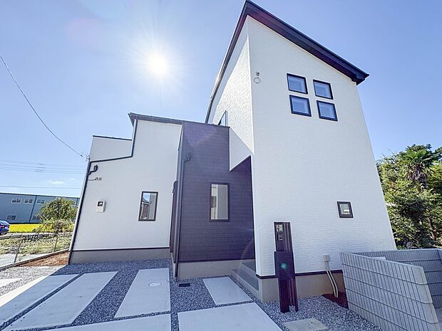 6号棟【外観】陽当りや通風性など各所に施された工夫で住みやすさを実現。部屋の大きさや周辺環境・街並など、資料には掲載していない情報が現地にはたくさんございます。是非ご確認下さい。