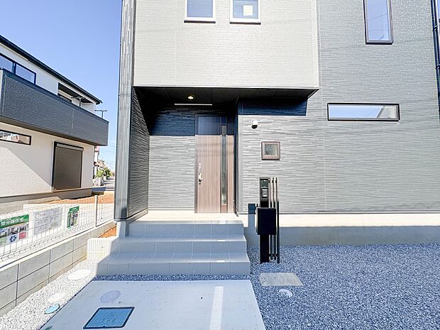 3号棟【玄関】玄関はおうちの顔と言われます。玄関アプローチは、外観デザインの印象を左右します。
