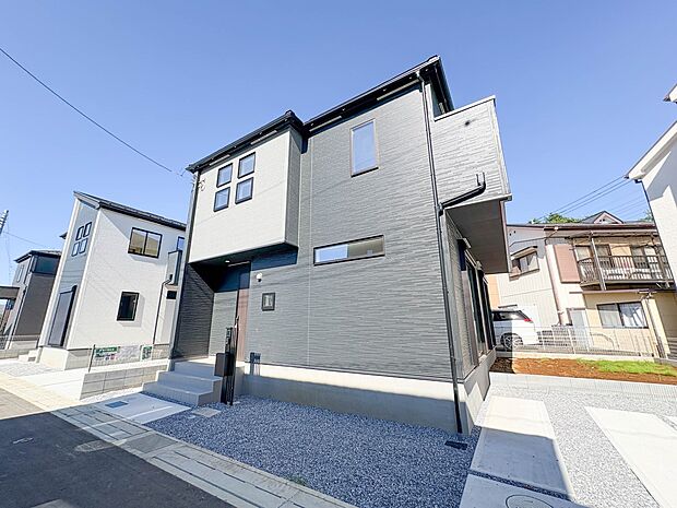 3号棟【外観】こちらの物件が少しでも気になるようでしたら、お気軽にお問合せください。人生でいちばん大きなお買い物ですので、ゆっくりご見学ください。ネット上の画像と実際の見学では、リアル感がま…