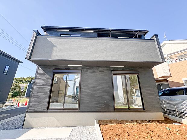 3号棟【外観】陽当りや通風性など各所に施された工夫で住みやすさを実現。部屋の大きさや周辺環境・街並など、資料には掲載していない情報が現地にはたくさんございます。是非ご確認下さい。