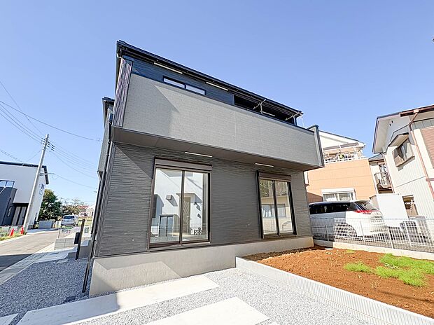 3号棟【外観】こちらの物件が少しでも気になるようでしたら、お気軽にお問合せください。人生でいちばん大きなお買い物ですので、ゆっくりご見学ください。ネット上の画像と実際の見学では、リアル感がま…