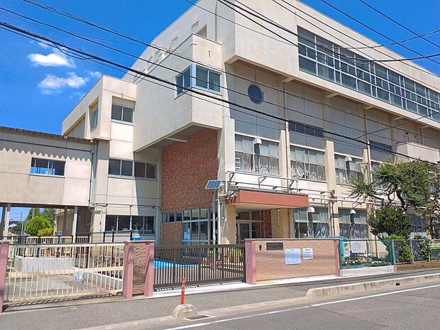 小学校 550m 川口市立飯塚小学校550m8分
