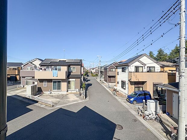 2号棟【眺望】朝の澄んだ空気や、夕方に吹く清々しい風を五感で感じられるバルコニー。