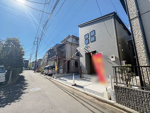 【前面道路】車の通行が少ないので、静かな住環境を維持することができます。