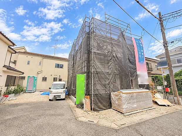 【外観】家族の温かさと陽光の暖かさ、楽しい毎日と明るい未来を予感させる「空間が織り成すひとつ先の住み心地」を演出します。