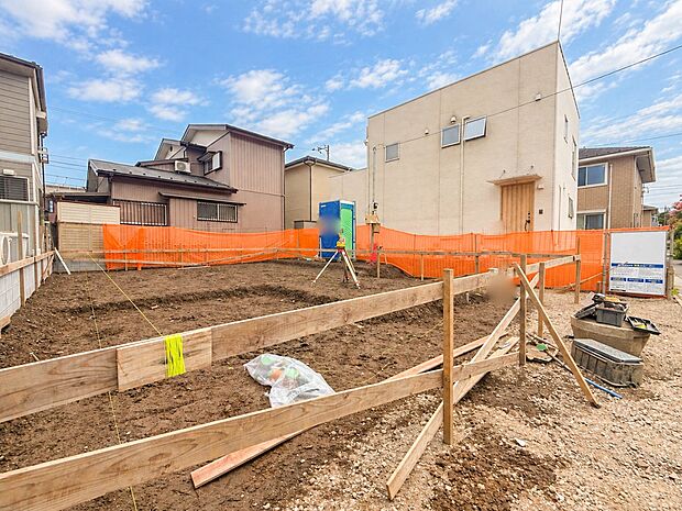 【外観】家族の温かさと陽光の暖かさ、楽しい毎日と明るい未来を予感させる「空間が織り成すひとつ先の住み心地」を演出します。