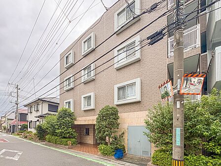 【前面道路】車の通行が少ないので、静かな住環境を維持することができます。