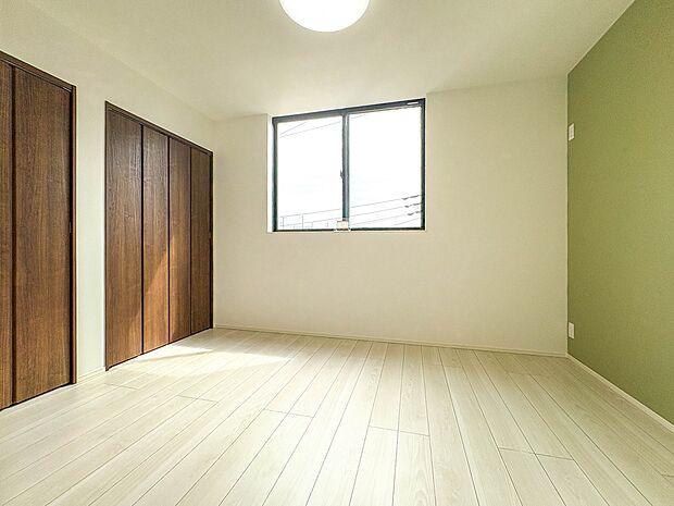 【寝室 洋室6.0帖】充実した生活は伸びやかな居室空間から始まります。快適に・伸びやかに。心の潤いを求める方々へ。