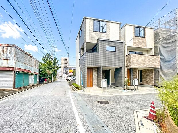 【前面道路6m】車の通行が少ないので、静かな住環境を維持することができます。
