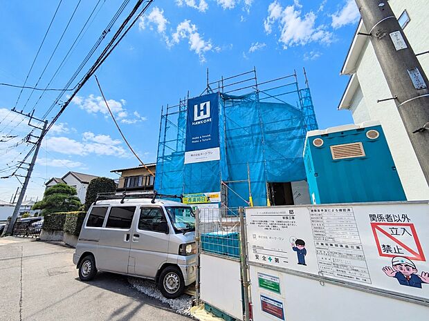 【外観】ここから始まる「日常」はご家族にとってかけがえのない時間となります。少しでも豊かに、快適に。そんな想いから本邸宅は生まれました。　