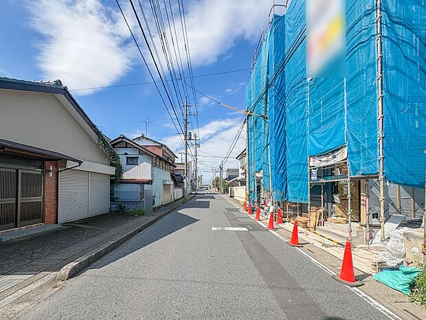 【前面道路7m】車の通行が少ないので、静かな住環境を維持することができます。
